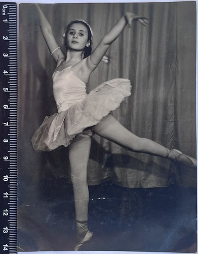 Hübsches süßes Mädchen charmante attraktive Ballerina altes Foto #1412 - Bild 2 von 3