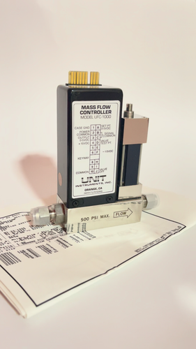 Unit Instruments UFC-1000 Mass Flow Controller MFC He 500 SCCM 500 PSI NOS - Video 1 of 1