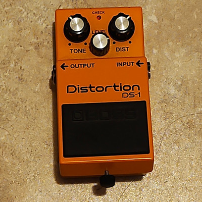 BOSS DS-1 Distortion Effects Pedal Analog for Electric Guitar