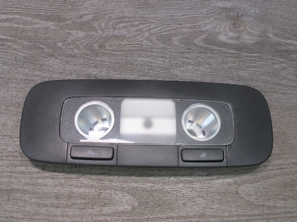 06-09 VW RABBIT GTI R32 LUZ DE LECTURA CÚPULA TRASERA NEGRA OEM Foto 4 de 4