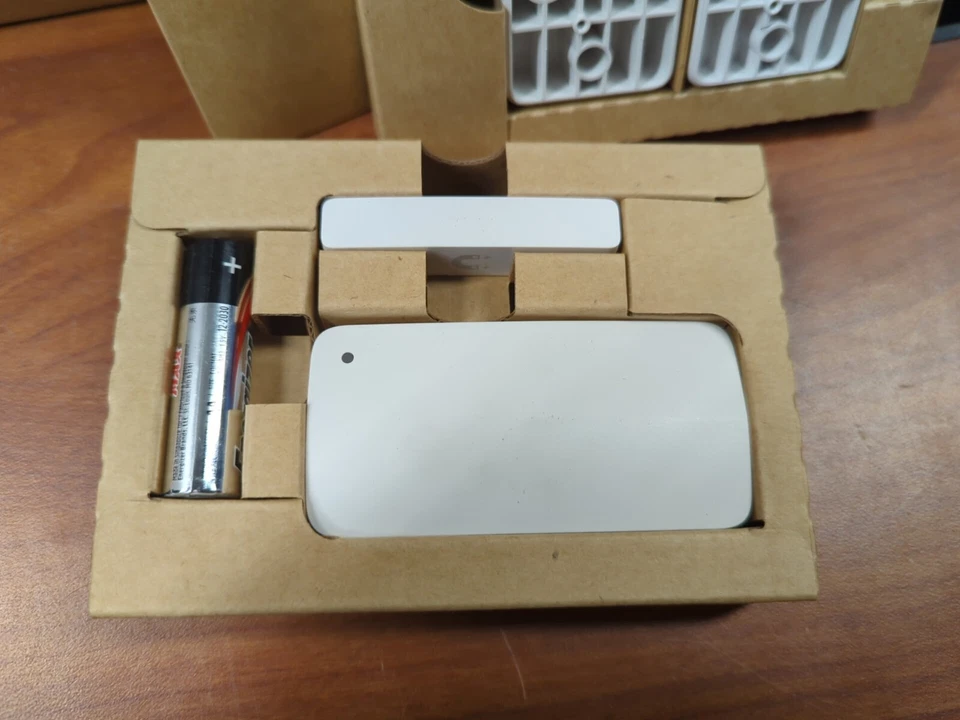 Cisco Meraki MT20 Wireless Open/Close Door Sensor - Image 2 of 4