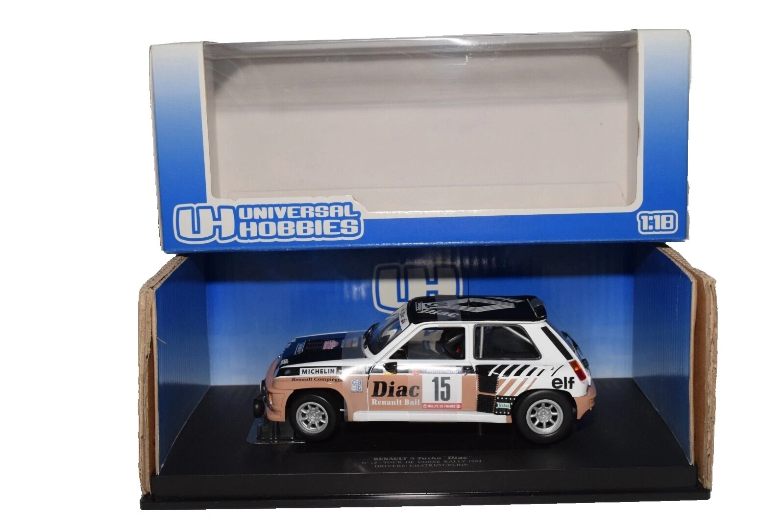 Escala 1:18 Universal Hobbies Carros de Corrida de metal fundido