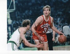 CRAIG EHLO SIGNED CLEVELAND CAVS DRIBBLING 8X10