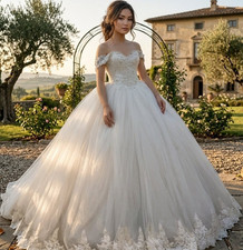 Prinzessinnen Brautkleid mit 3D blüten und P...