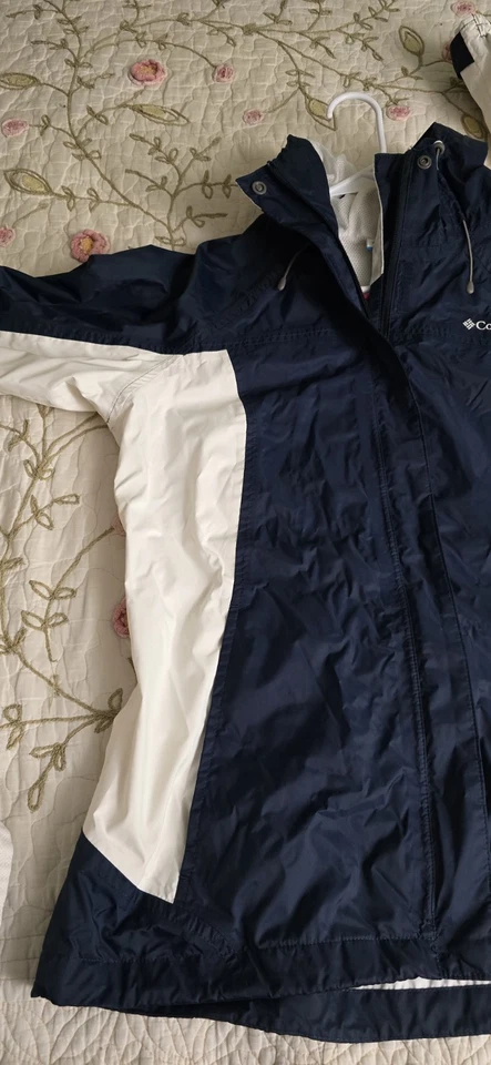 Jaqueta feminina Columbia azul marinho e branca leve tamanho L 91824-0880 - Imagem 4 de 4