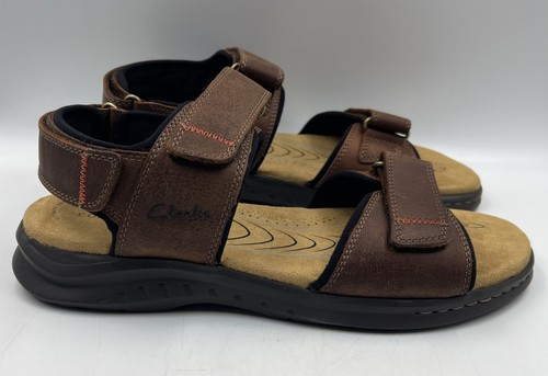 Clarks Herren Hapsford Creek Braun Getrommelt Leder Sandalen UK Größe 9 G EU 43 Neu