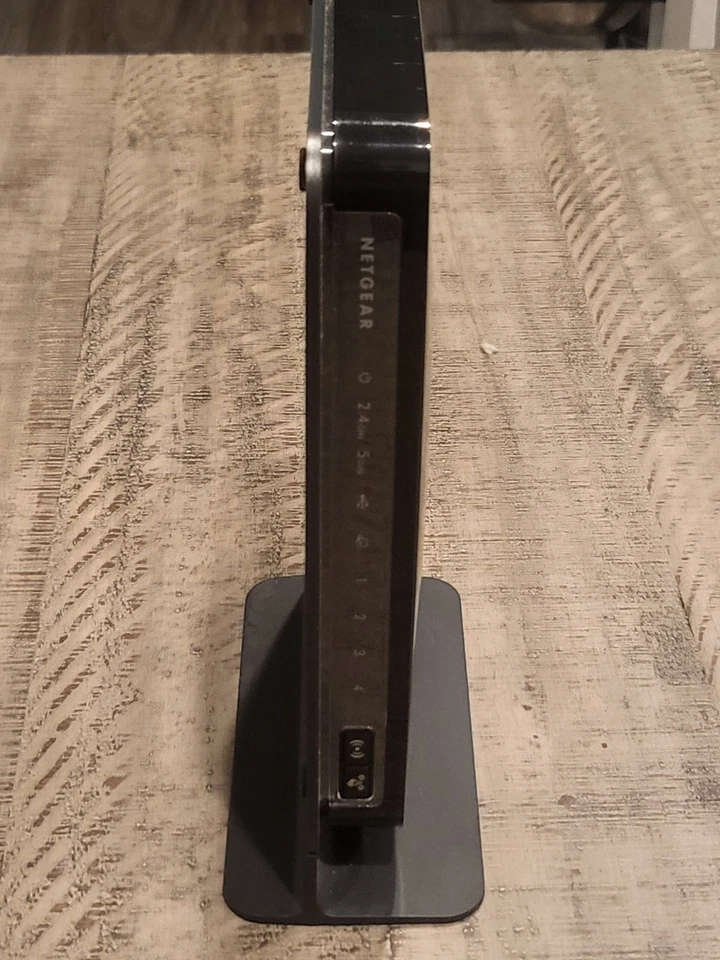 NETGEAR C3700 N600 Wireless WiFi DOCSIS 3.0 Cable Modem Router No Cords - Image 2 of 4