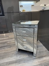 Mirrored Glass 3-Drawer Bedside Table / Cabinet – Modern & Stylish
