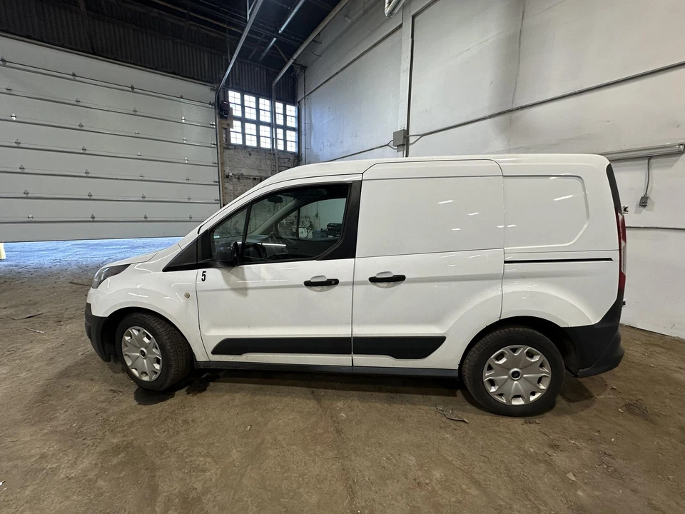 Conjunto de filtro de aire usado se adapta a: Ford Transit Connect 2017 2,5 grado C Foto 4 de 4