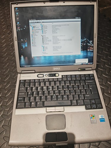 Dell Latitude D600 Laptop Pentium M 1.6GHz 14" 2GB Ram 120gb hdd, no cd drive