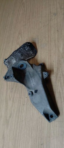 Audi A4 B5 1.6 AHL Bj 98 Getriebehalter Getriebe Stütze 8D0399114 T Rechts# 2300