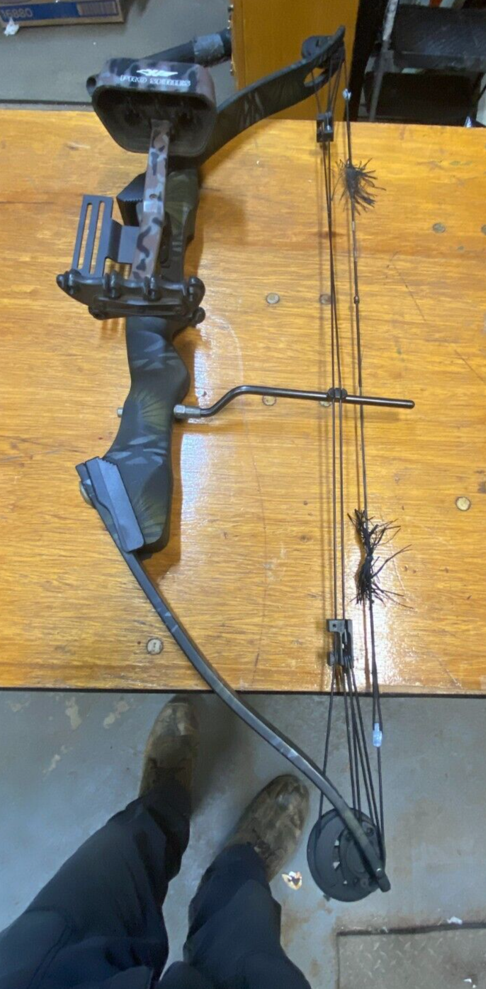Compound Hunting Target Shooting Bow Browning Timberwolf left handed