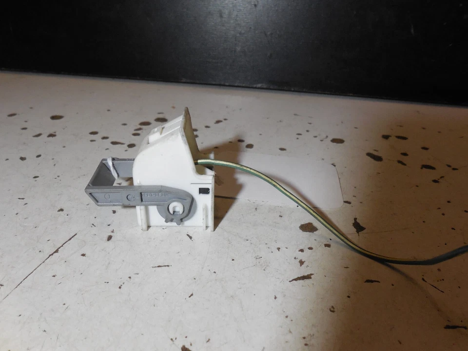 Корпус муфты 1 провод соединитель 0445450028 05-09 Mercedes Benz R320 R350 - Изображение 3 из 4