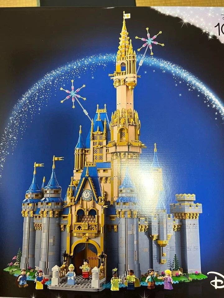 LEGO Disney Castle 100th Anniversary Limited Item Included 43222 LEGO - Bild 1 von 3
