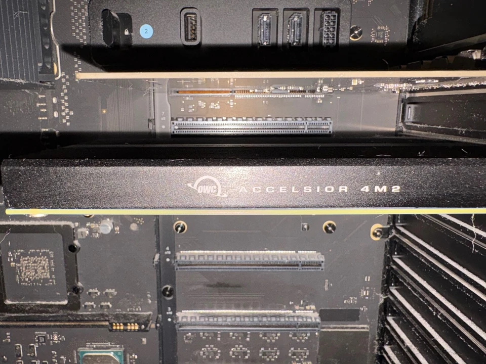 MAC PRO 2019 3.5GHz 8CORE 32GB RAM/256GB SSD (+ added internal RAID) - BOXED - Image 4 of 4