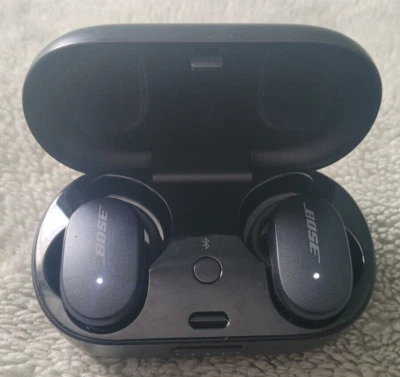 Genuine Bose QuietComfort 429708 - CHARGING CASE ONLY (650)