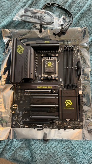 MSI MAG B850 TOMAHAWK MAX WIFI AMD AM5 DDR5 GAMING MOTHERBOARD