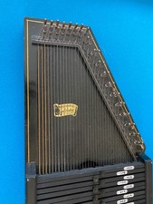 Oscar Schmidt autoharp model  73 with 12 chords