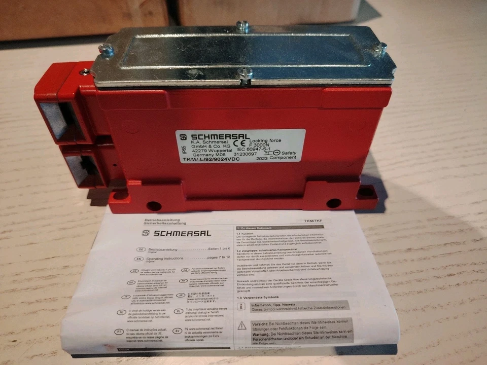 Schmersal Sicherheitszuhaltung Türverriegelung TKM/.L/92/9024VDC - Bild 2 von 2