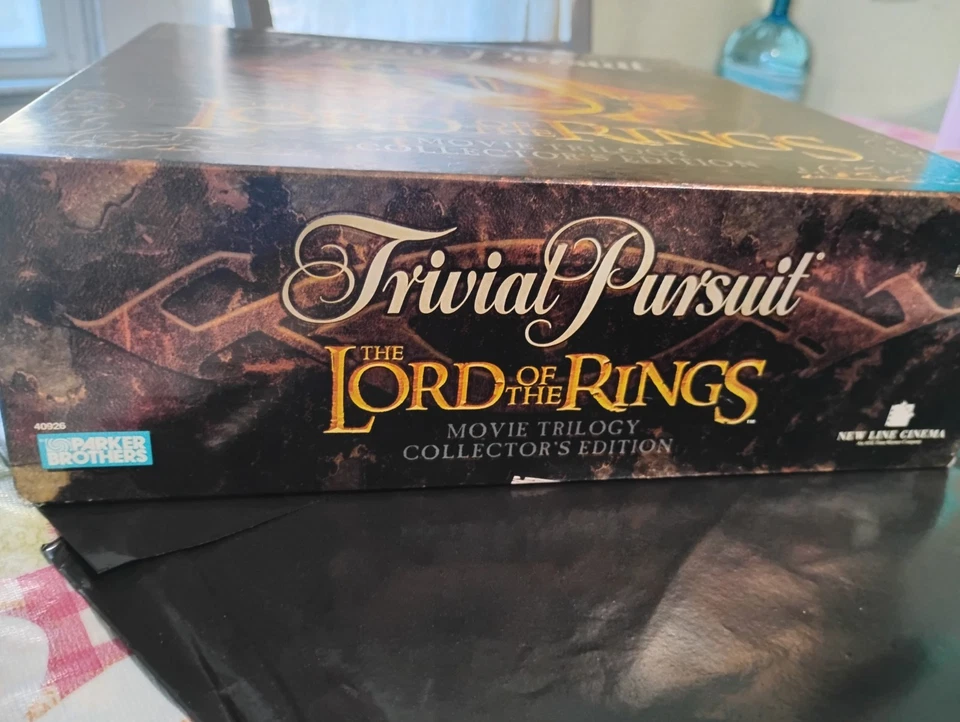 Milton Bradley Trivial Pursuit: El Señor de los Anillos Juego de Mesa Foto 3 de 4