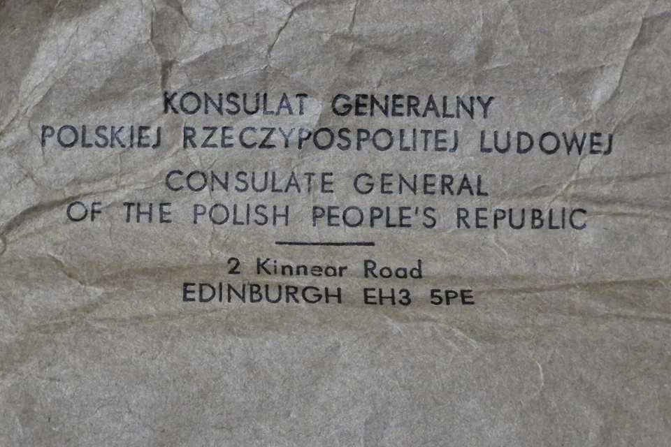 Sobre de entrega grabado con sello del Consulado General de Polonia Foto 2 de 3