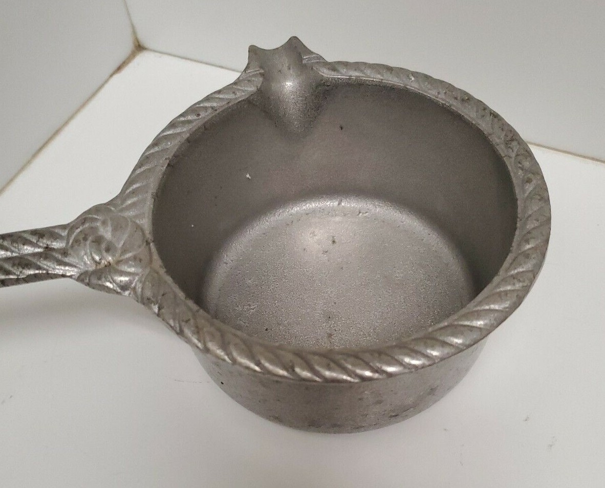 WILTON ARMETALE GOURMET GRILLWARE SIZZLE ROPE EDGE SAUCE POT WITH SPOUT ...