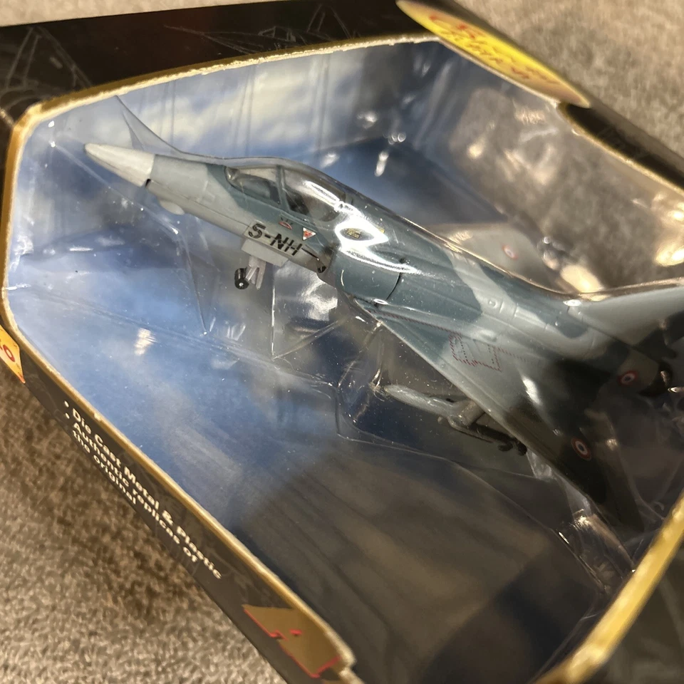 Maisto Air Force Special Edition Mirage 2000C Die Cast - Image 2 of 4