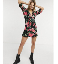 Only Clothing Onleve 3/4 sleeve skater dress in bright pink floral print Medium