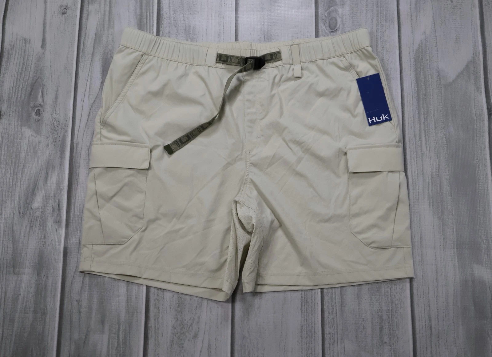 NEW Huk Creekbed Cargo Shorts - Size XL - Beige Lightweight Fishing Belted