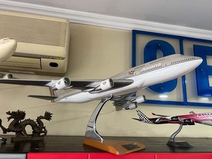 ボーイングBOEING 747-8 1/100 超巨大 ギャラリー1： 超大型の最新