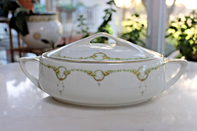 Rosenthal Briar Rose Large Covered Dish 13''x 3.5''