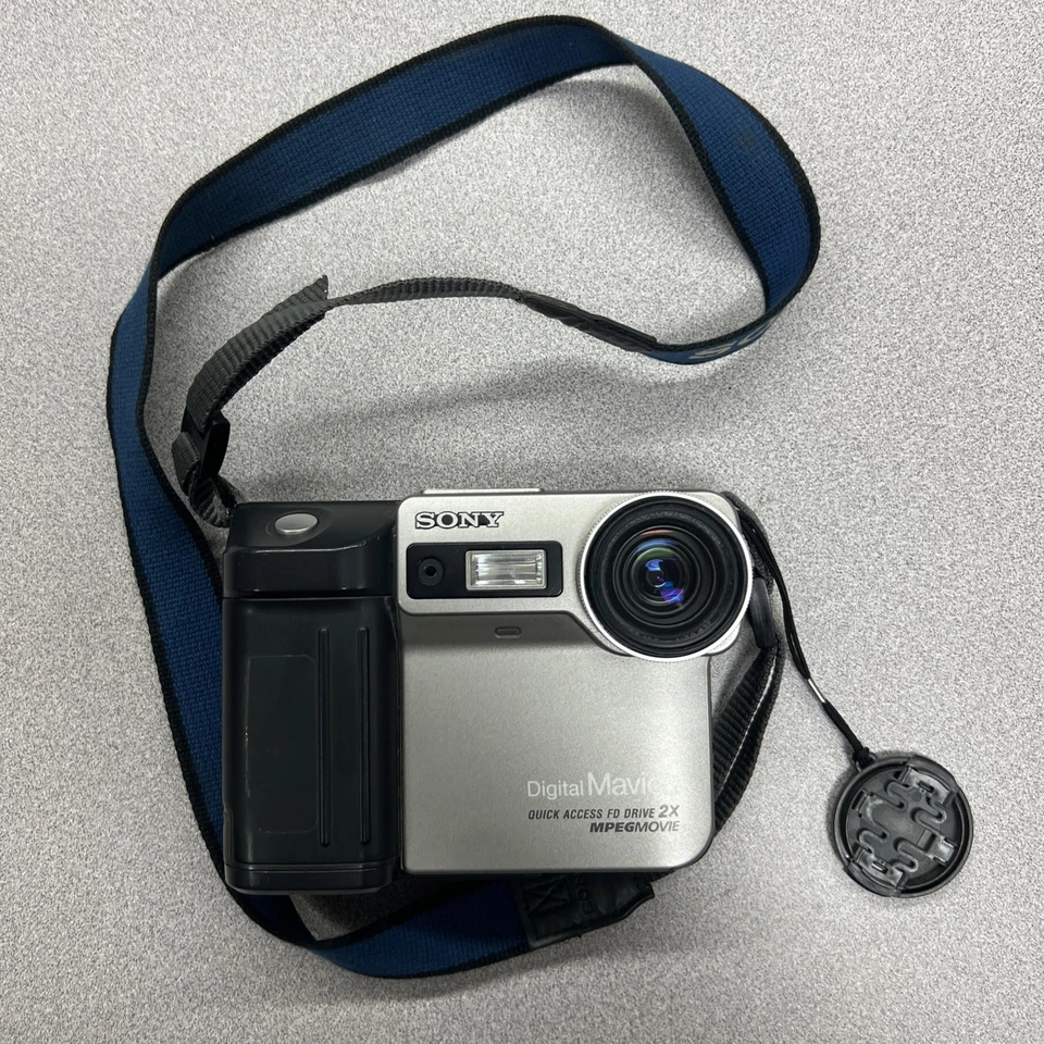 Vintage Sony Mavica MVC-FD81 Floppy Disk Drive CCD Sensor Digital Camera - Image 2 of 4