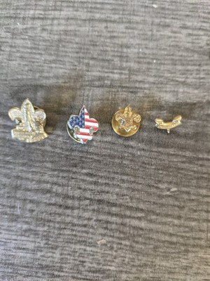 VINTAGE BOY SCOUTS PINS 4 DIFFERENT STYLES / TYPES SMALL SIZED FREE US SHIP