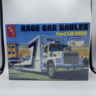 AMT Race Car Hauler Ford LN8000 1/25 Scale Plastic Model Truck Vehicle Kit