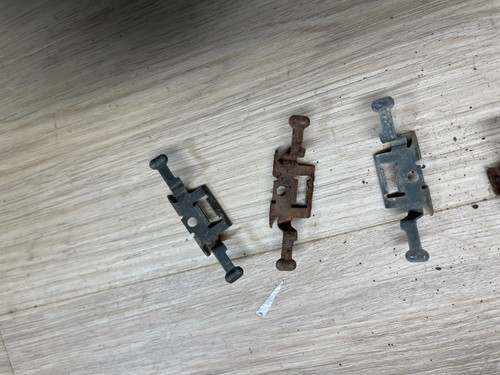 1968 CORONET CONVERTIBLE TOP WELL MOLDING CLIPS LOT OF 8 HARD TO FIND 68 69 70 - 第 5/6 張圖片