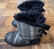 UGG AUSTRALIA SHORT BAILEY BOW BLING BOOTS 1004797 Girl's Size 3
