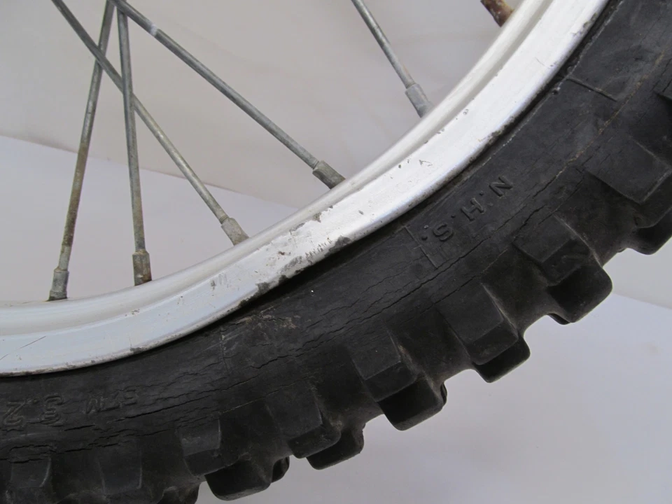 Llanta delantera KTM 495 1981 con disco de freno Foto 3 de 4