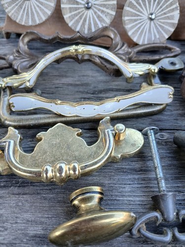 Lot Of Vintage Ceramic Wood Brass etc Drawer Pulls Knobs Lot As Pictured - Picture 7 of 12