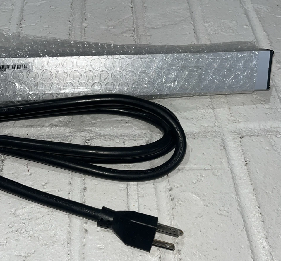 Tripp Lite PS240810 8-Outlet Vertical Power Strip 120V 15A 10-ft Free Ship - Image 4 of 4