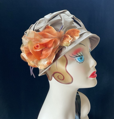 Women's Antique  1920 s Cloche Hat with Flower, Lined 21 1/2'' Derby Day/Wedding