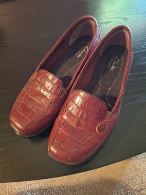 Clarks Bendables - Womens size 8.5 WIDE - Red leather loafers comfort shoes