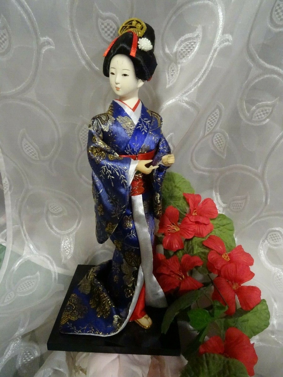 Lot De 3 Statuettes Poupées Geisha Sur Socle - Décoration Asiatique - Neuf (Exposé)
