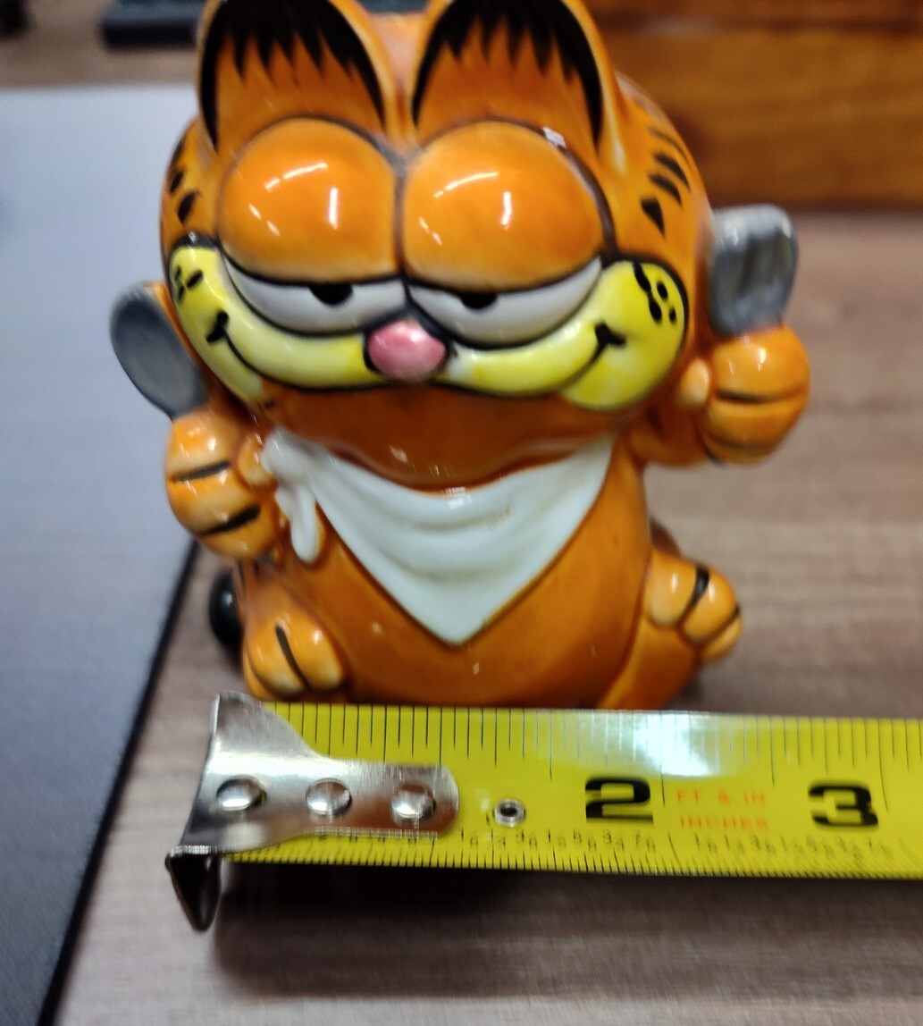 Garfield Salt and Pepper Shaker Set from 1981 eBay