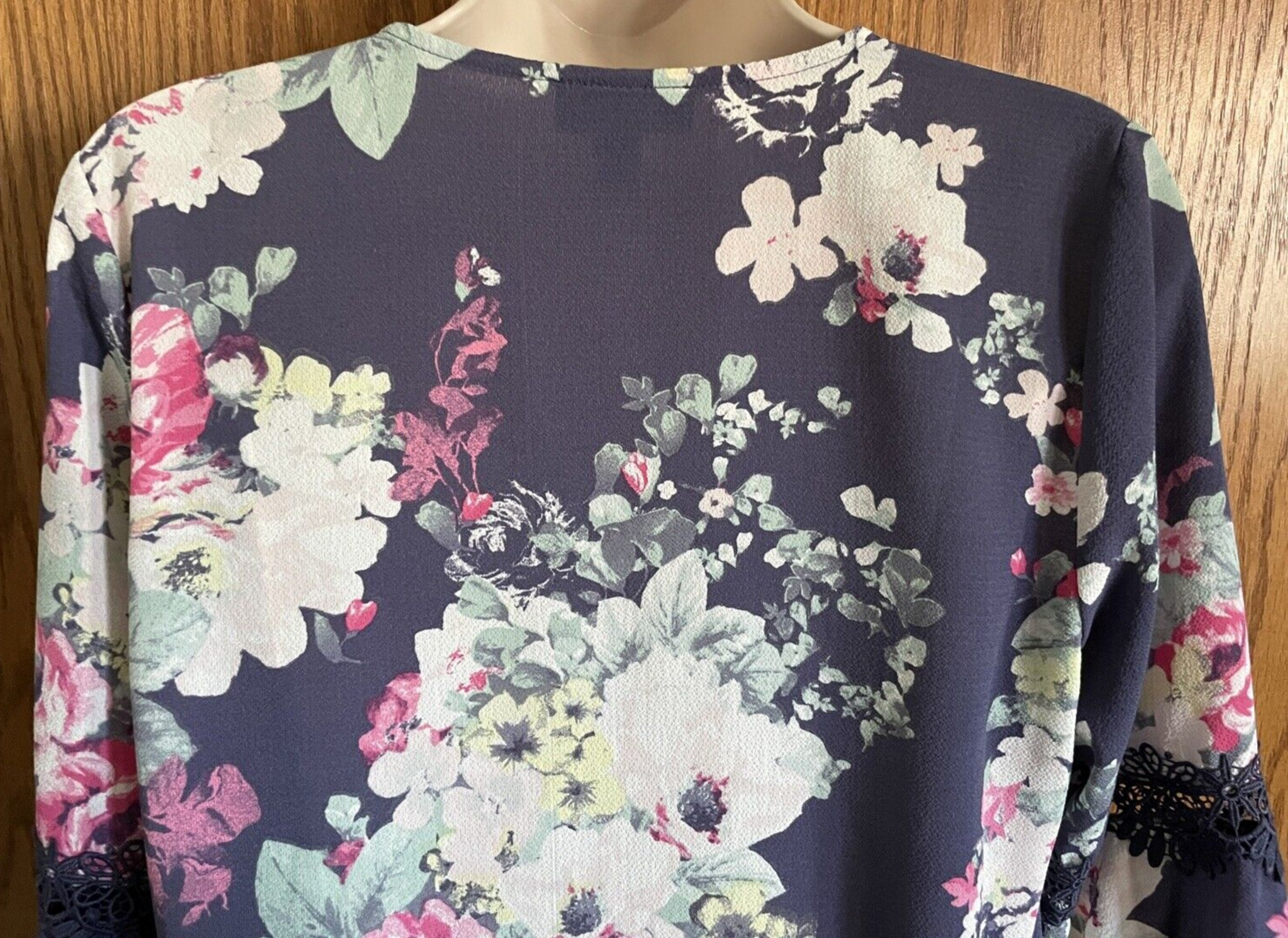 I.N. San Francisco Multicolor Floral Top V-Neck 3/4 Sleeves Lace Women's Size S