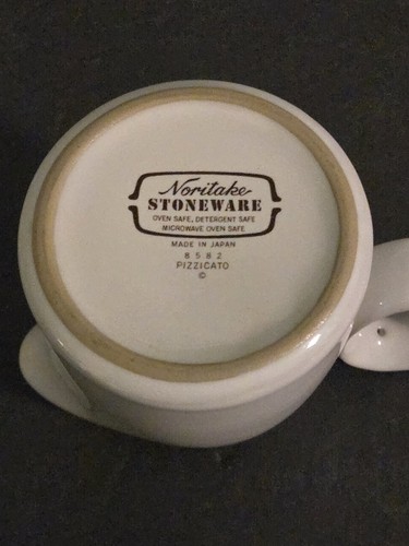 Vintage Noritake Stoneware Pizzicato Creamer Pitcher 4" Blue Floral 8582 - Picture 3 of 3