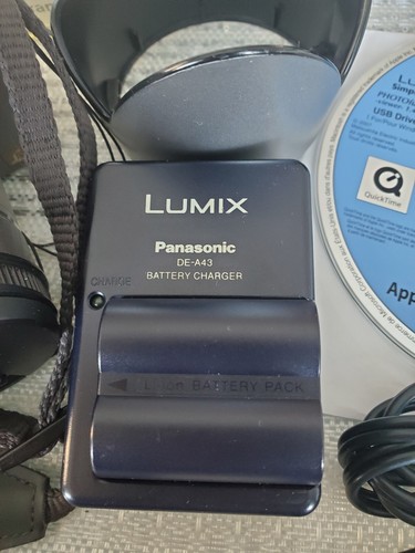 Panasonic Lumix DMC-FZ18 8.1MP Digital Camera 18x Optical Zoom -- Excellent! - Picture 16 of 19
