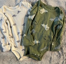 Carters 2 Pack . New born   Excellent Condition 