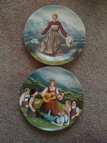 Pair of "Sound Of Music" Porcelain Plates - Picture 3 of 7