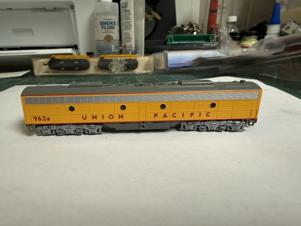 N Scale Kato DCC E 9b City Of Los Angels - Image 2 of 4