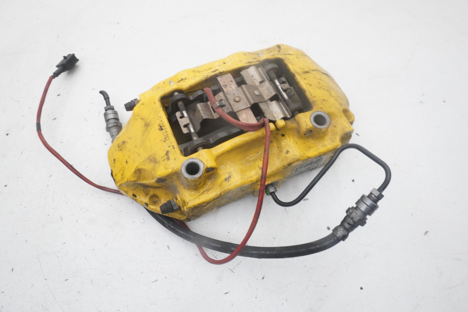 Ferrari California 2015-2018 Rear Left Brake caliper bracket Yellow P/N 311676